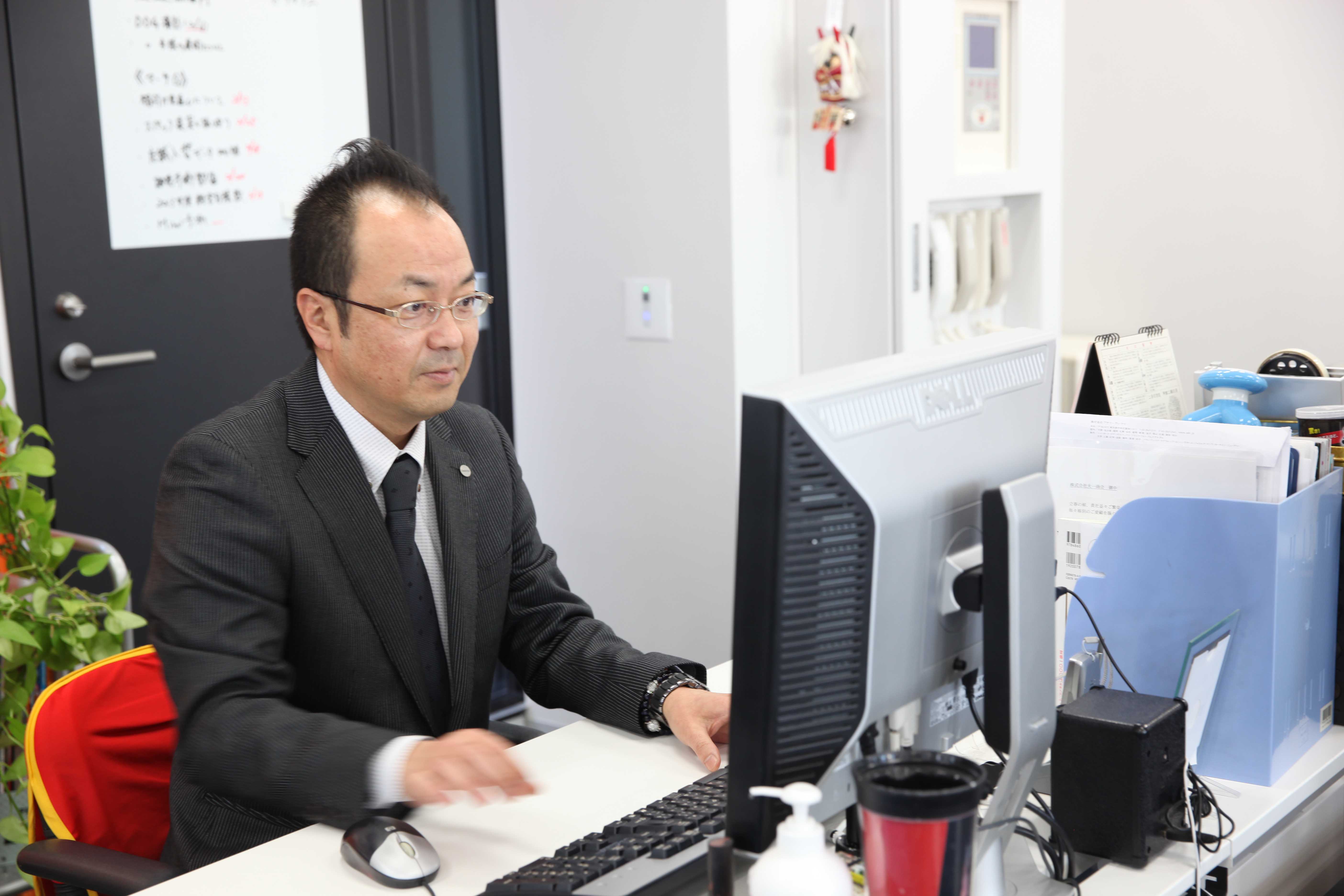 共通の想いをもった集団なので、普段はにぎやかな部門。ですが会議では年齢スキル関係なく、とことん話し合います。